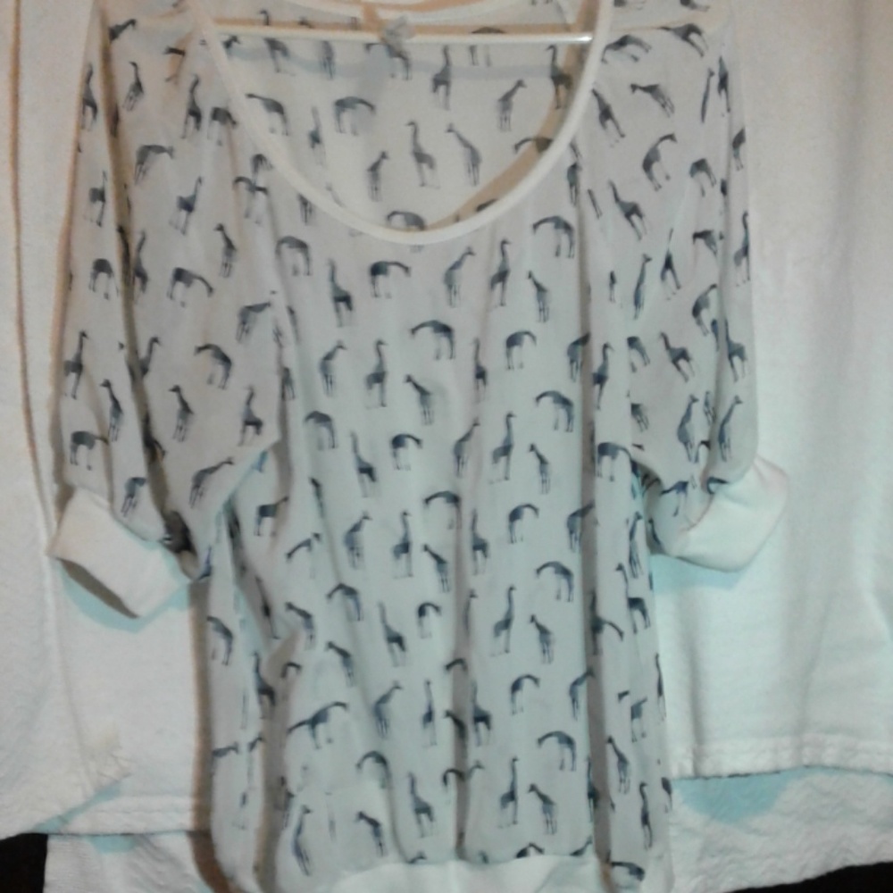 Giraffe shirt